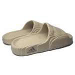 دمپایی مردانه کرمی